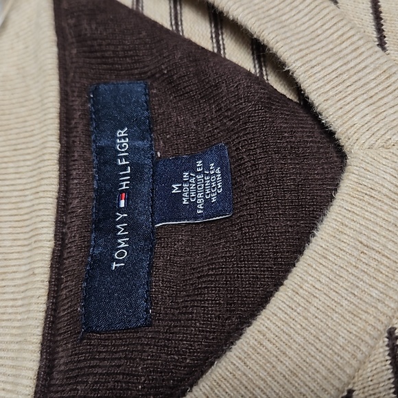 Men's Tommy Hilfiger Long Sleeve Sweater Tan with Brown Stripes Medium T7 - Picture 2 of 5